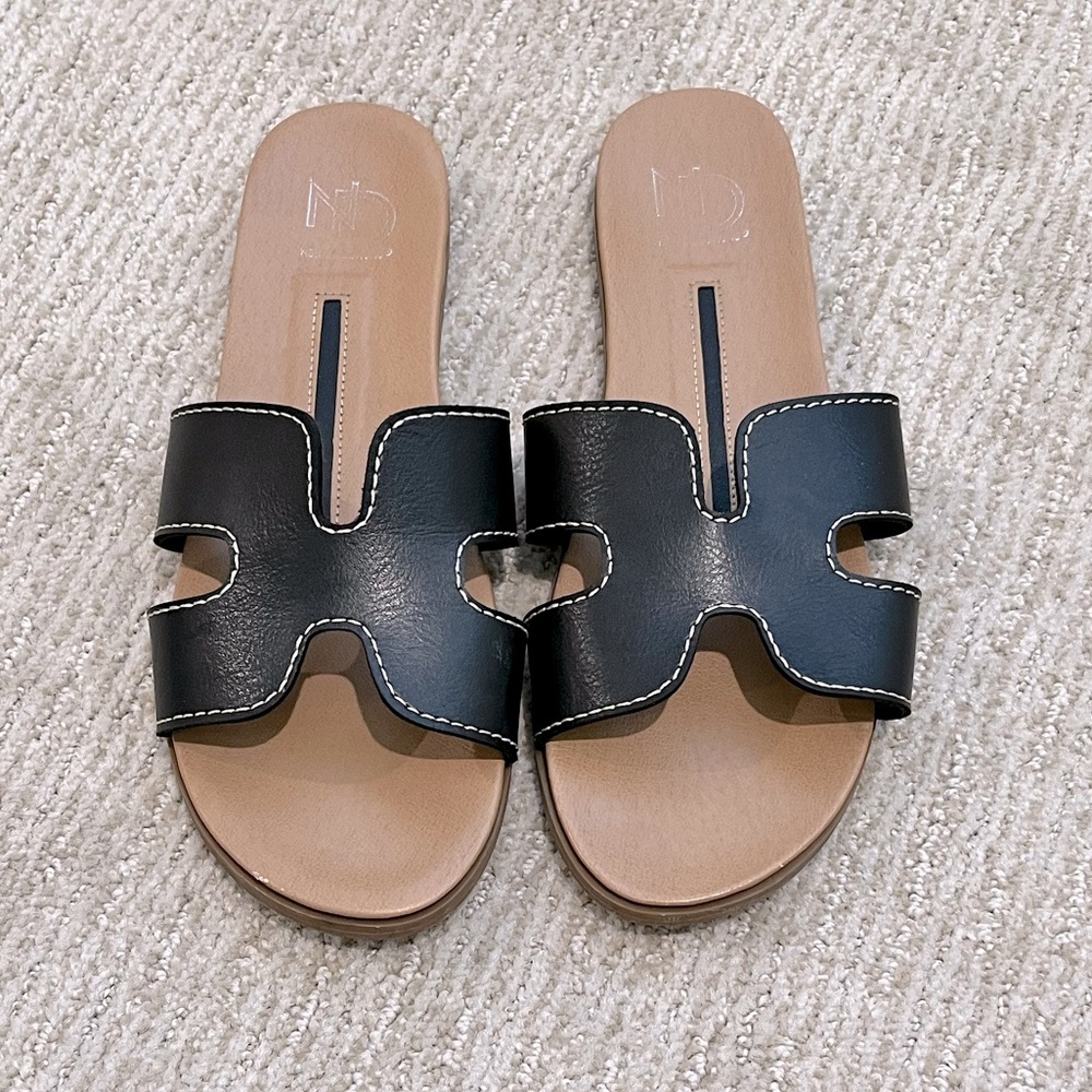 New Directions sandals